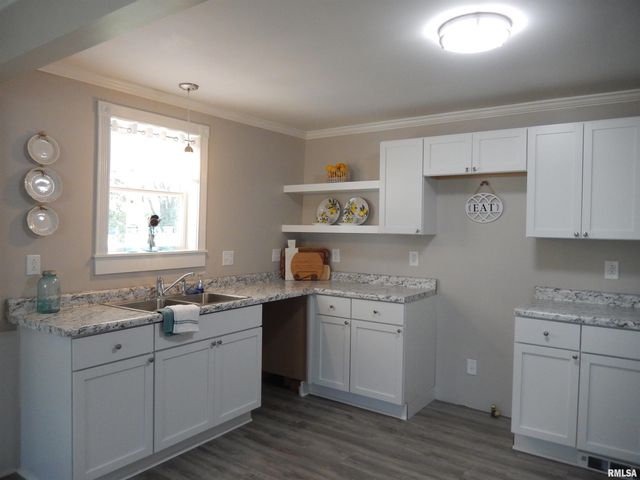 300 E SUMMER Street, Plymouth, IL 62367