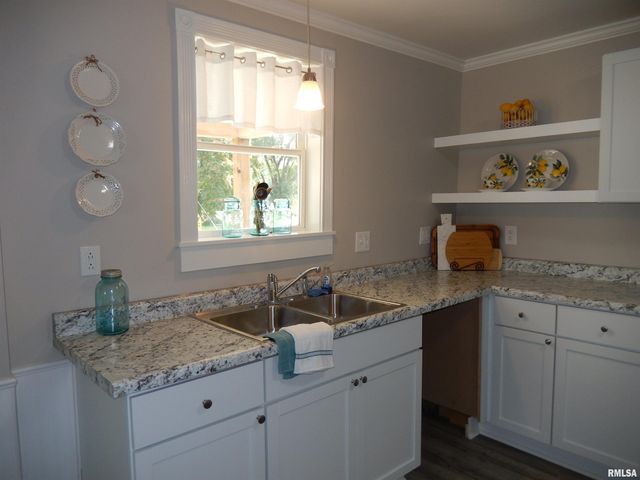 300 E SUMMER Street, Plymouth, IL 62367