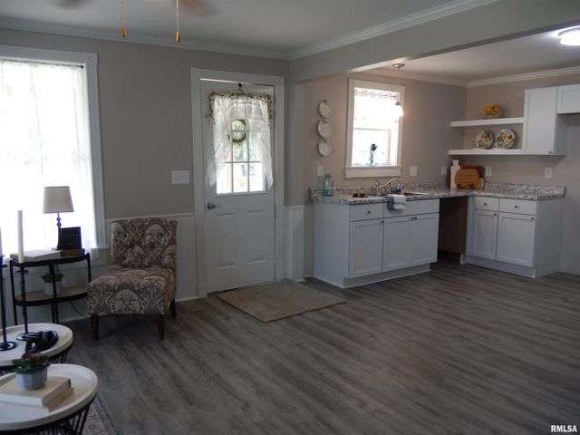 300 E SUMMER Street, Plymouth, IL 62367