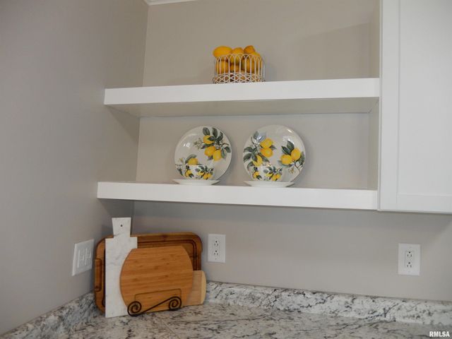 300 E SUMMER Street, Plymouth, IL 62367