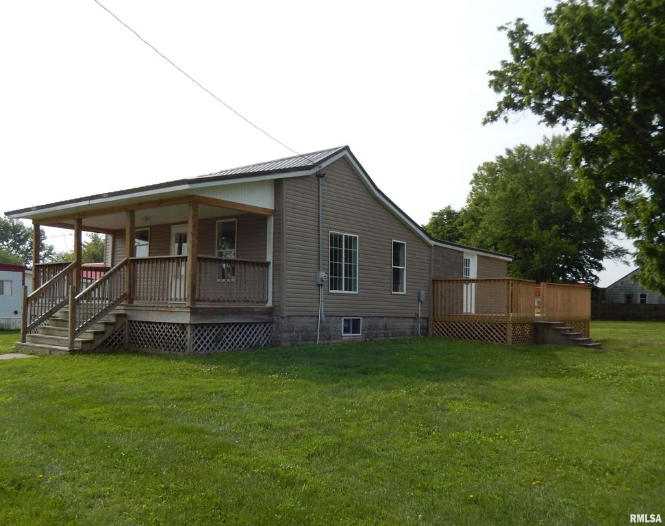 300 E SUMMER Street, Plymouth, IL 62367