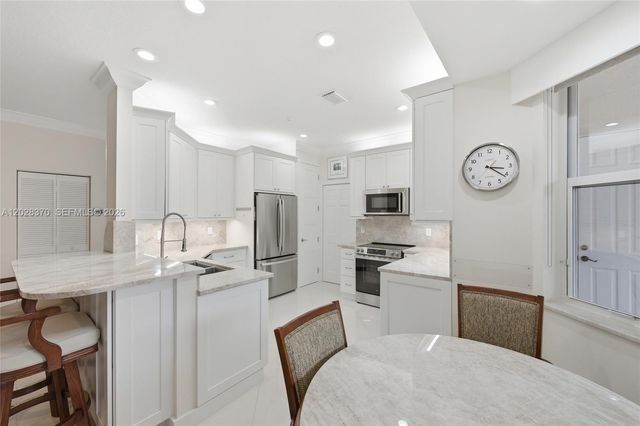 2608 Oakbrook Court, Weston, FL 33332