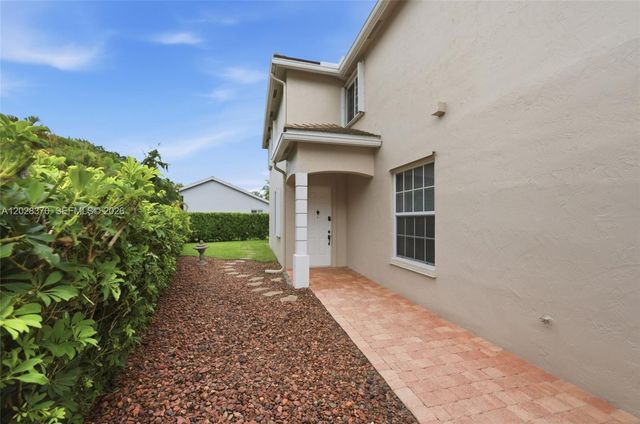 2608 Oakbrook Court, Weston, FL 33332