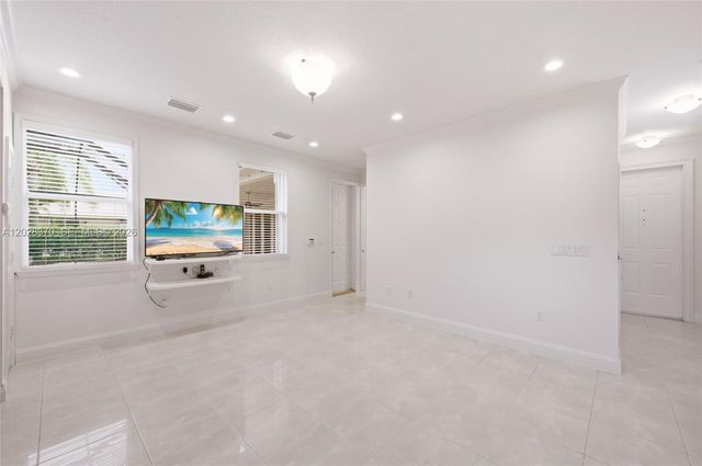 2608 Oakbrook Court, Weston, FL 33332