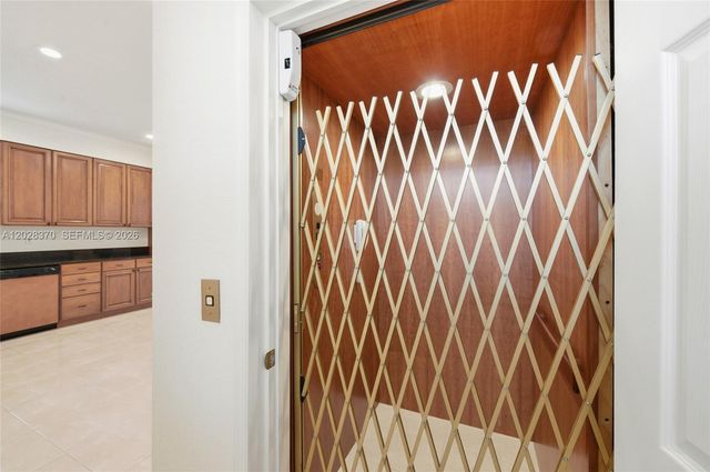 2608 Oakbrook Court, Weston, FL 33332
