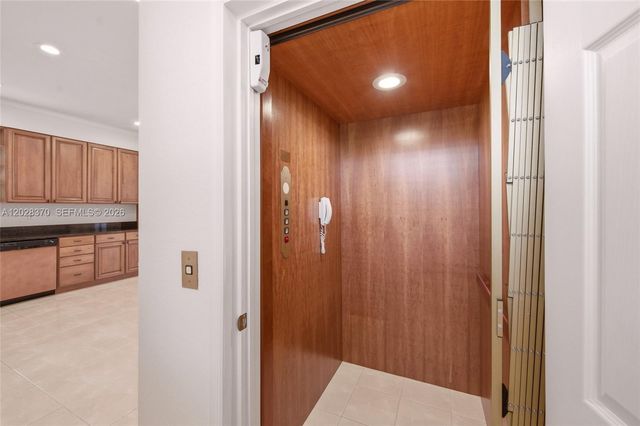 2608 Oakbrook Court, Weston, FL 33332