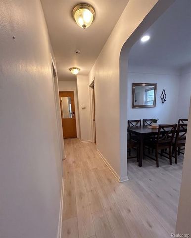 1500 Sherwood Court, Dearborn, MI 48124