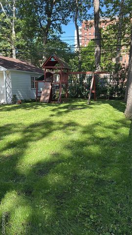 1500 Sherwood Court, Dearborn, MI 48124