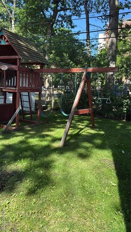 1500 Sherwood Court, Dearborn, MI 48124