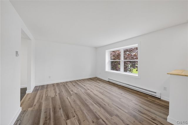 3728 Pendulum, Clay, NY 13027