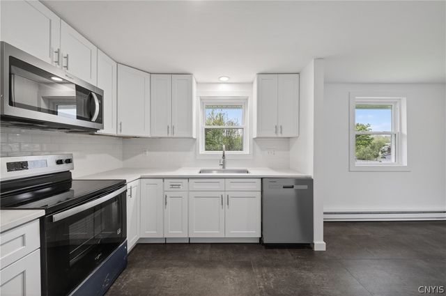 3728 Pendulum, Clay, NY 13027
