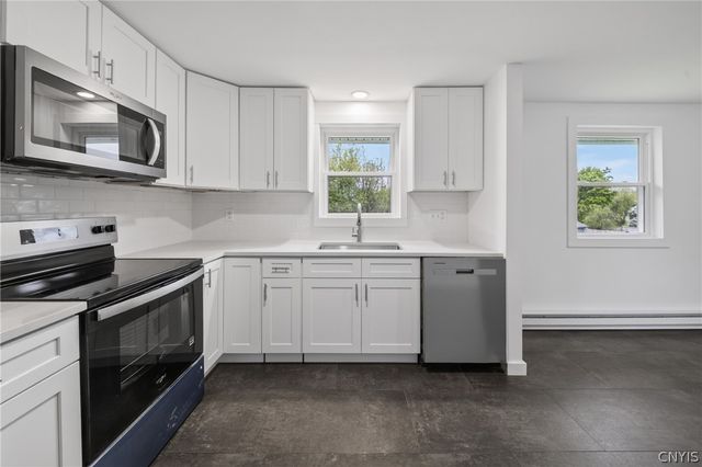 3728 Pendulum, Clay, NY 13027