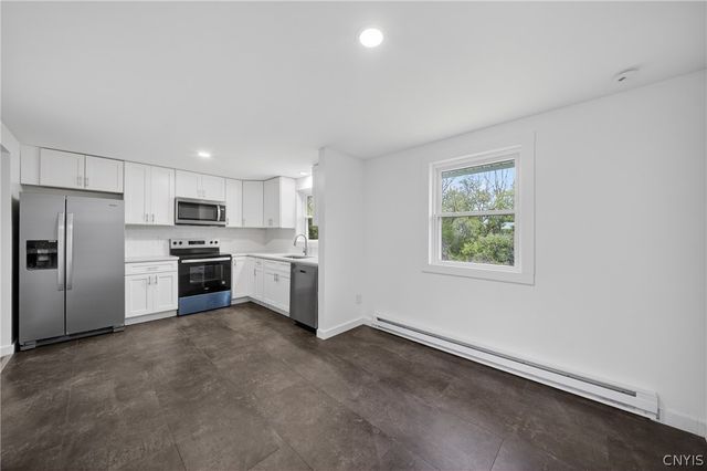 3728 Pendulum, Clay, NY 13027