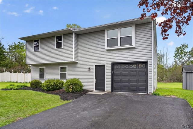 3728 Pendulum, Clay, NY 13027