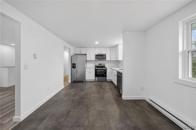 3728 Pendulum, Clay, NY 13027