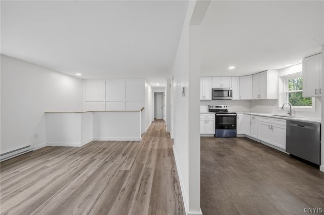 3728 Pendulum, Clay, NY 13027