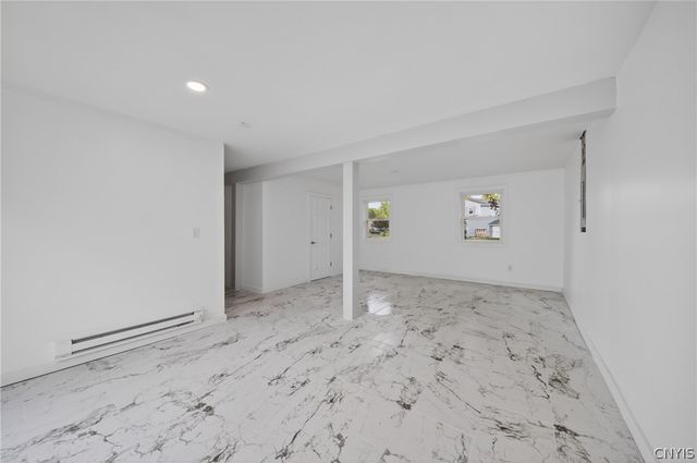 3728 Pendulum, Clay, NY 13027