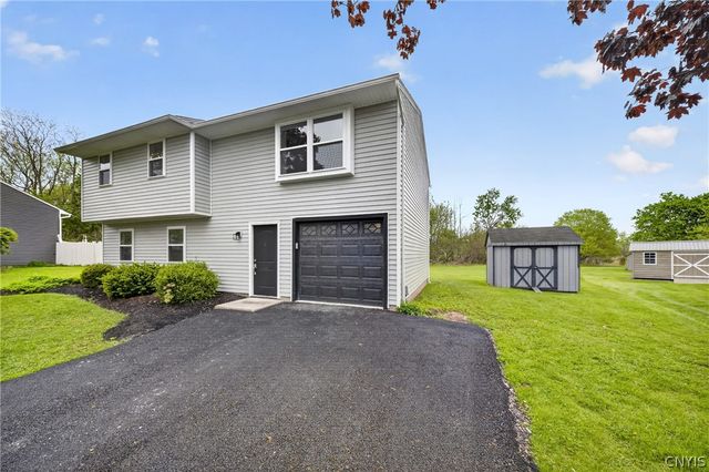 3728 Pendulum, Clay, NY 13027