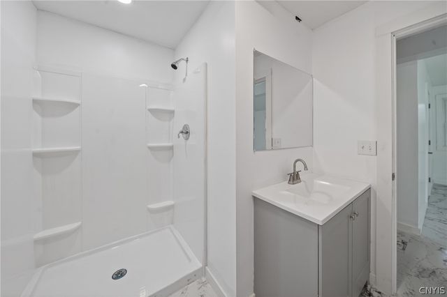 3728 Pendulum, Clay, NY 13027