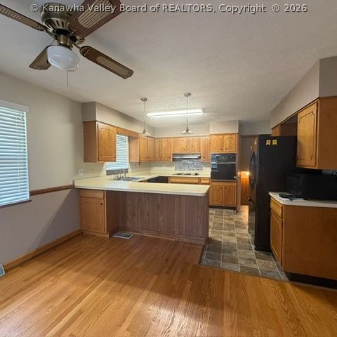 98 Norwood Road, Nitro, WV 25143