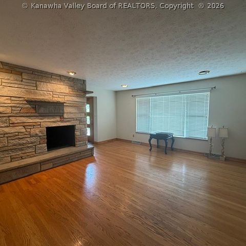 98 Norwood Road, Nitro, WV 25143