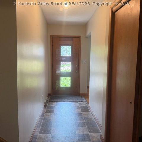 98 Norwood Road, Nitro, WV 25143