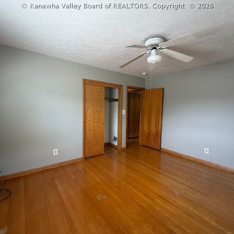 98 Norwood Road, Nitro, WV 25143