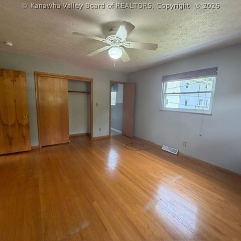 98 Norwood Road, Nitro, WV 25143