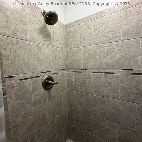 98 Norwood Road, Nitro, WV 25143