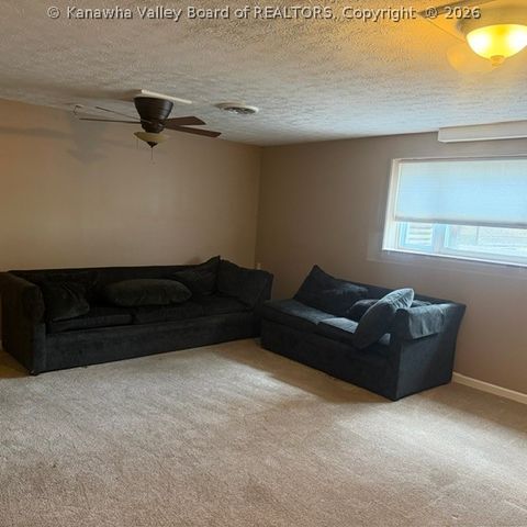98 Norwood Road, Nitro, WV 25143