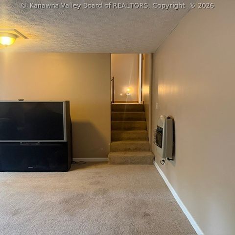 98 Norwood Road, Nitro, WV 25143