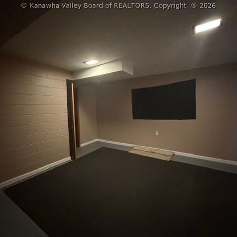 98 Norwood Road, Nitro, WV 25143