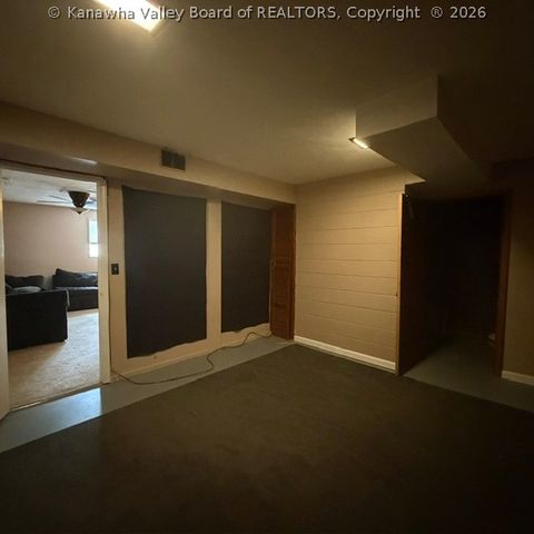 98 Norwood Road, Nitro, WV 25143