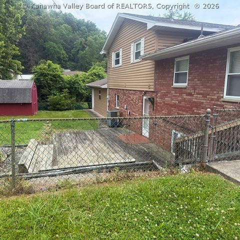 98 Norwood Road, Nitro, WV 25143