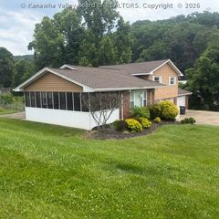 98 Norwood Road, Nitro, WV 25143