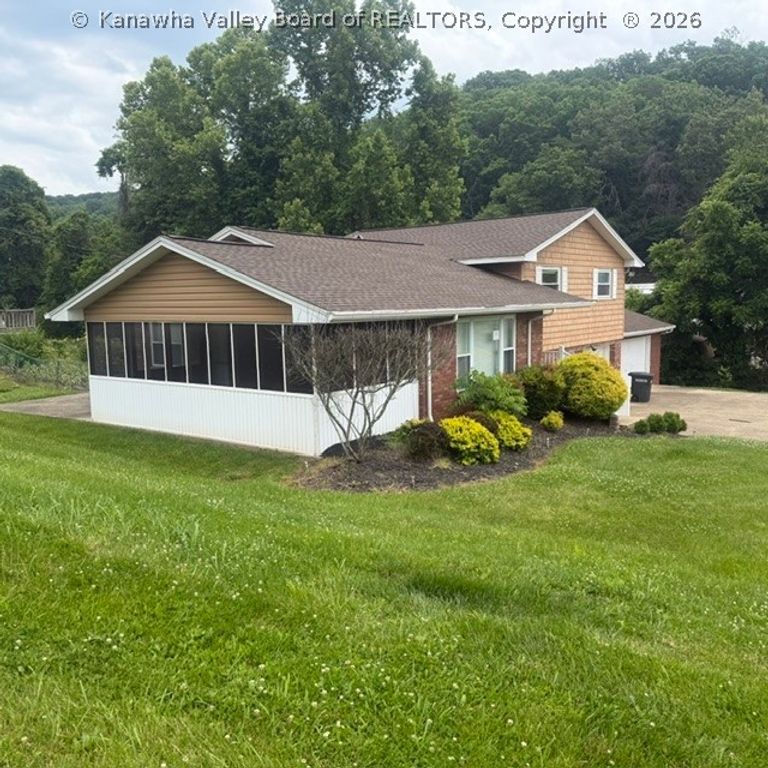 98 Norwood Road, Nitro, WV 25143