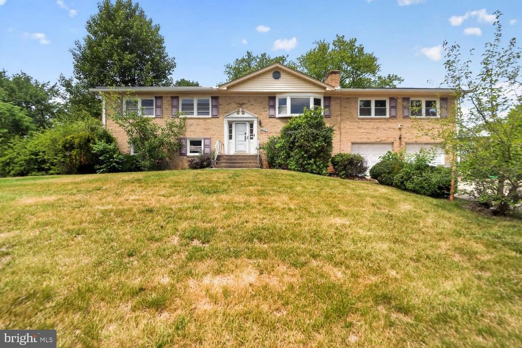 3208 ACCOLADE DR, Clinton, MD 20735