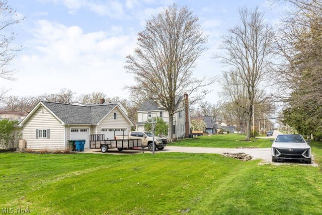 24603 E Oakland Road, Bay Village, OH 44140