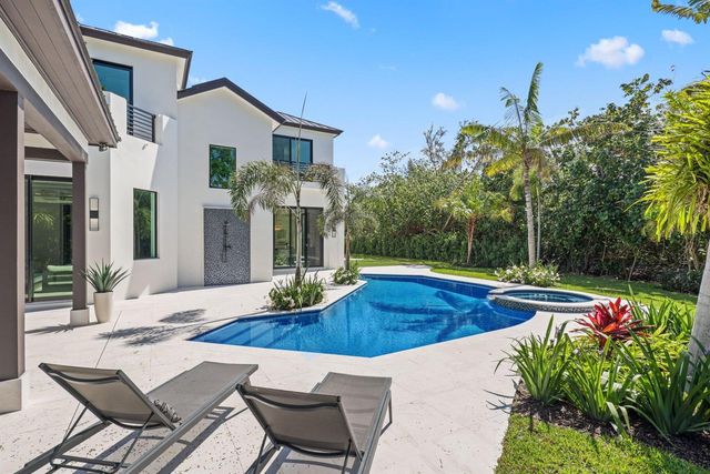 23 Coconut Lane, Ocean Ridge, FL 33435