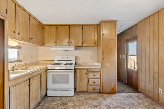 587 Harbor Drive, Bullhead City, AZ 86442