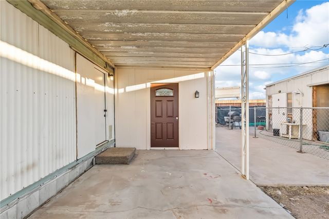 587 Harbor Drive, Bullhead City, AZ 86442