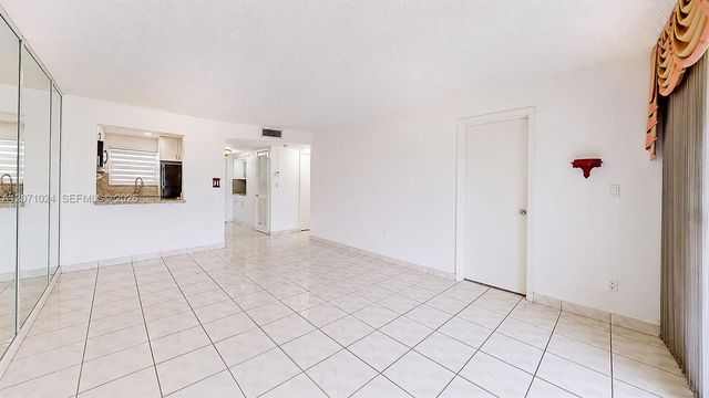 8500 Sunrise Lakes Boulevard 201, Sunrise, FL 33322