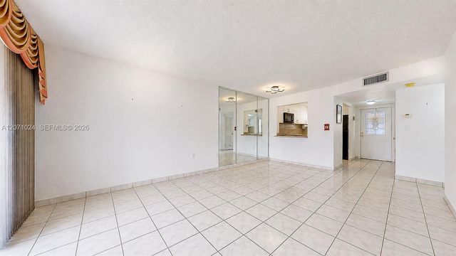 8500 Sunrise Lakes Boulevard 201, Sunrise, FL 33322