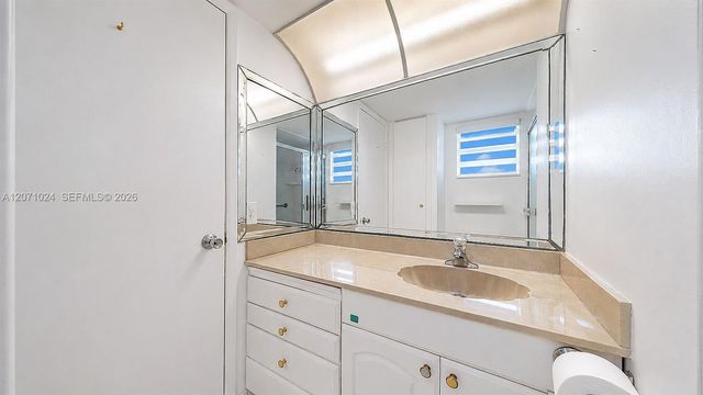 8500 Sunrise Lakes Boulevard 201, Sunrise, FL 33322