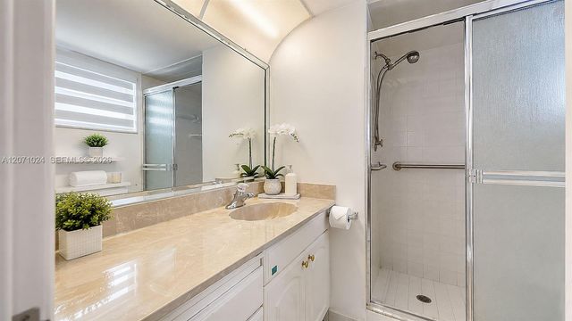 8500 Sunrise Lakes Boulevard 201, Sunrise, FL 33322