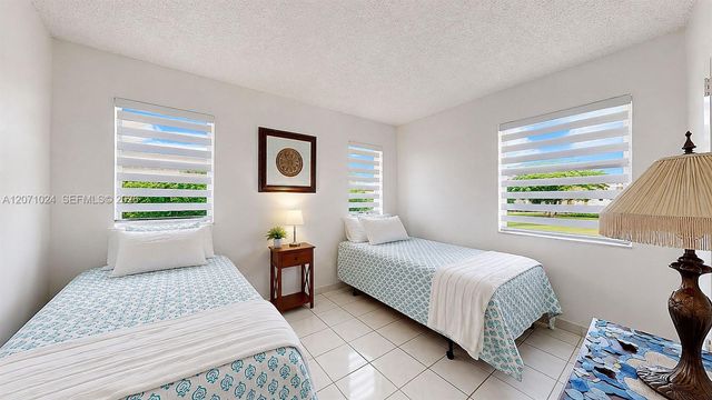 8500 Sunrise Lakes Boulevard 201, Sunrise, FL 33322