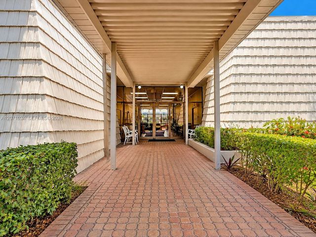 8500 Sunrise Lakes Boulevard 201, Sunrise, FL 33322