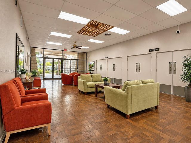 8500 Sunrise Lakes Boulevard 201, Sunrise, FL 33322