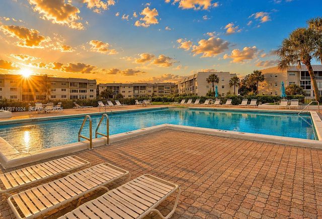 8500 Sunrise Lakes Boulevard 201, Sunrise, FL 33322