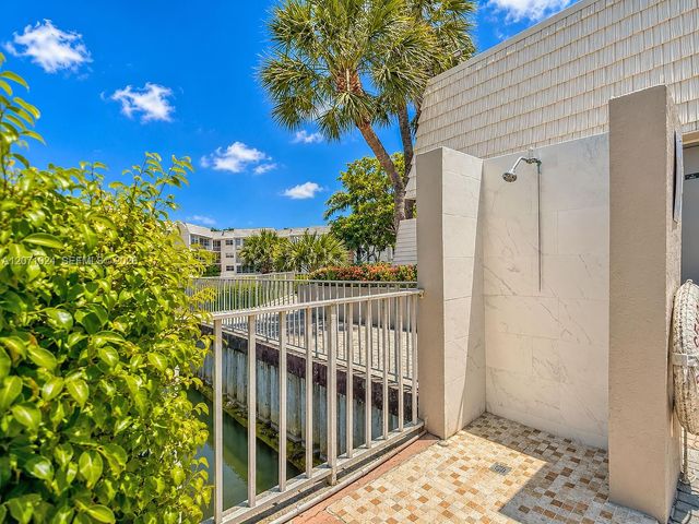8500 Sunrise Lakes Boulevard 201, Sunrise, FL 33322